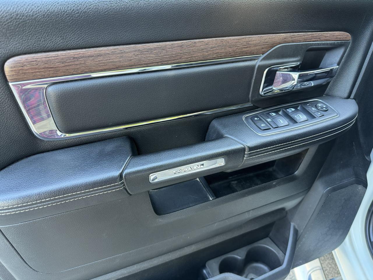 RAM 2500 Laramie 4x4 Mega Cab 6'4" Box 2018