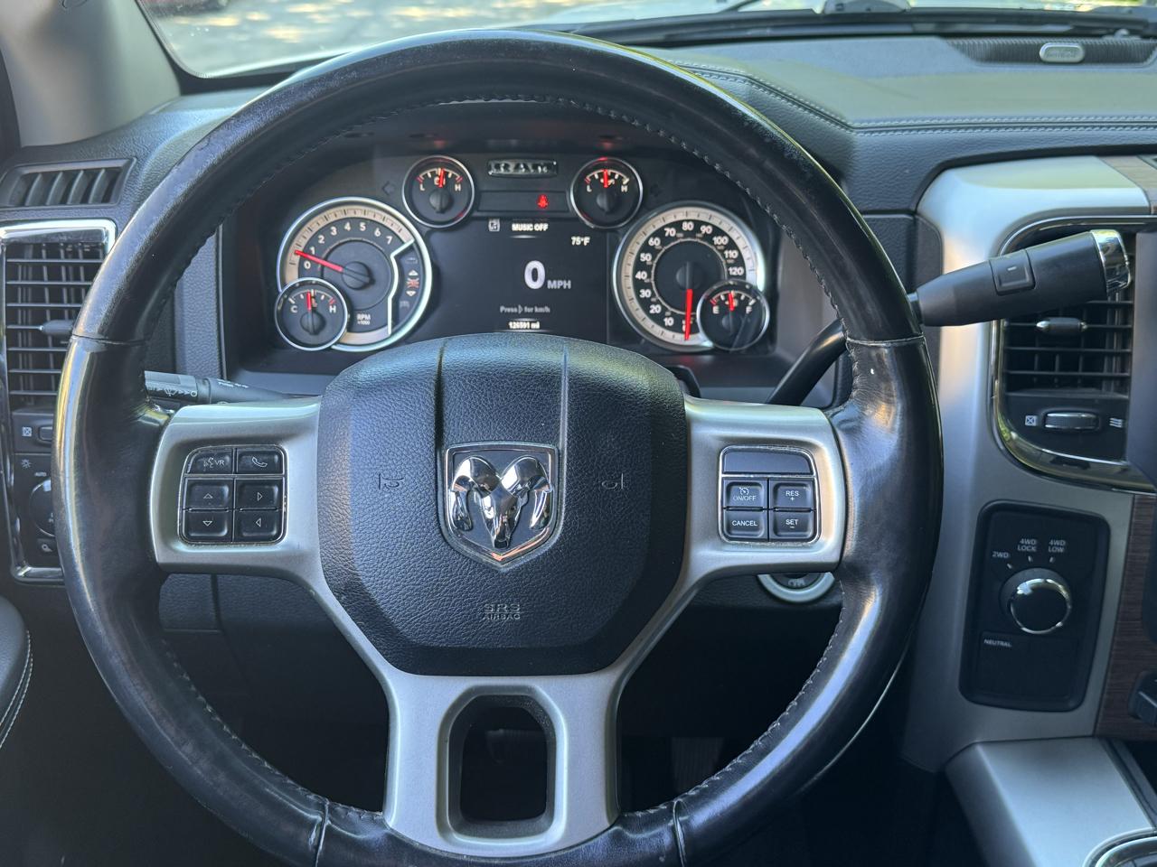 RAM 2500 Laramie 4x4 Mega Cab 6'4" Box 2018