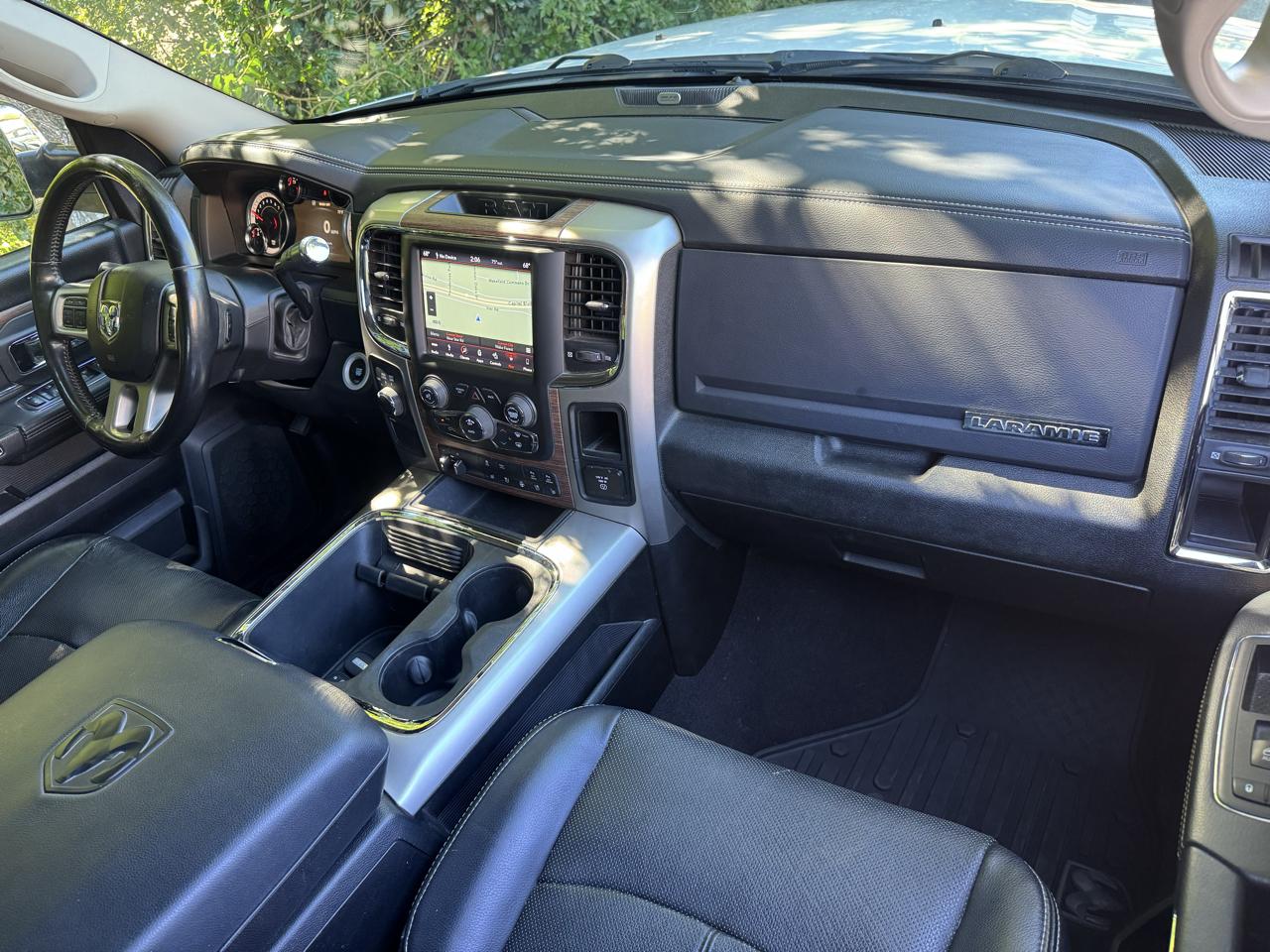 RAM 2500 Laramie 4x4 Mega Cab 6'4" Box 2018