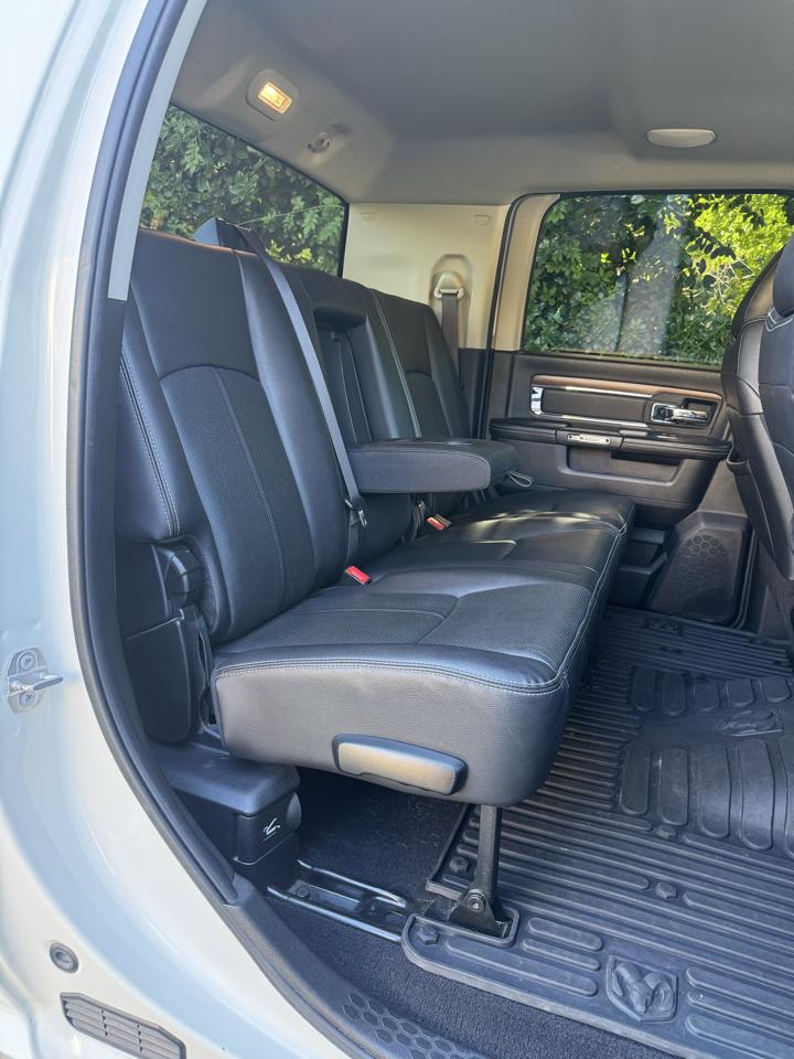 RAM 2500 Laramie 4x4 Mega Cab 6'4" Box 2018