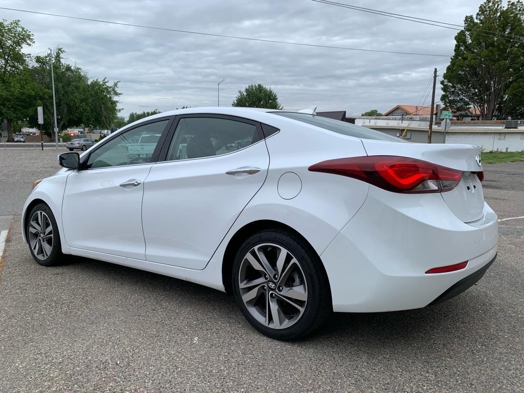 Hyundai Elantra SE 6AT 2015