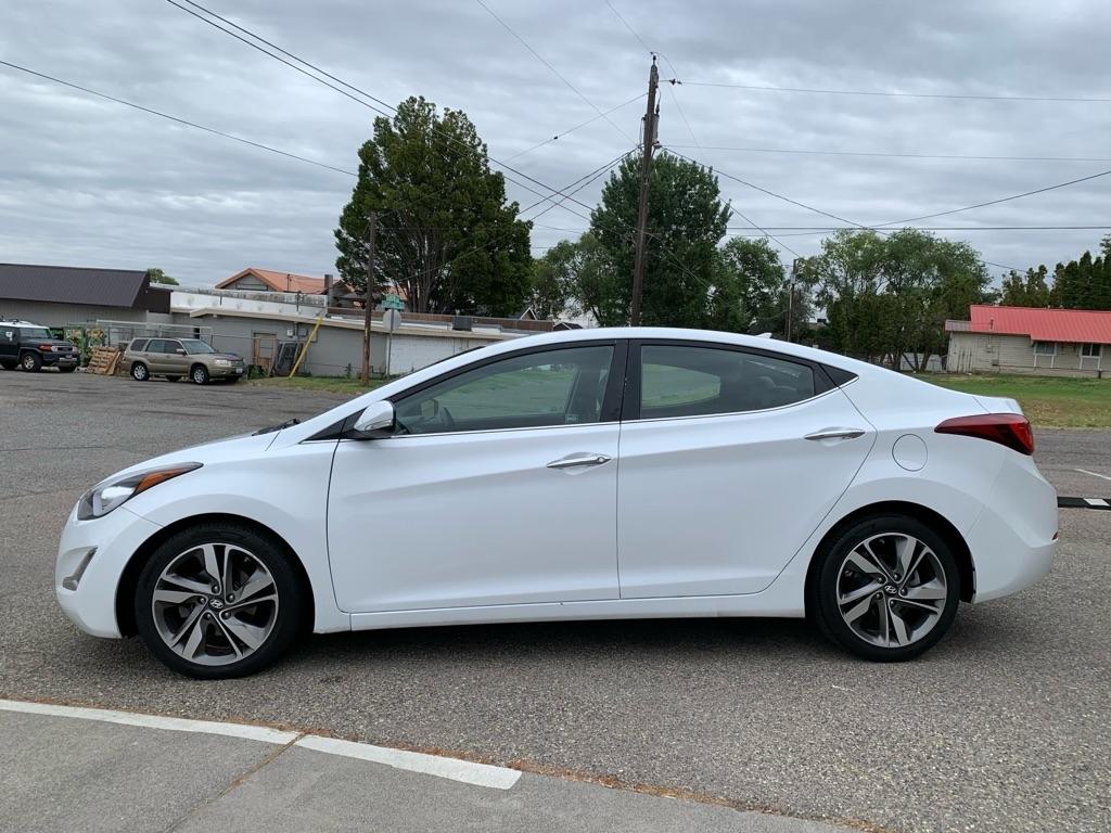 Hyundai Elantra SE 6AT 2015