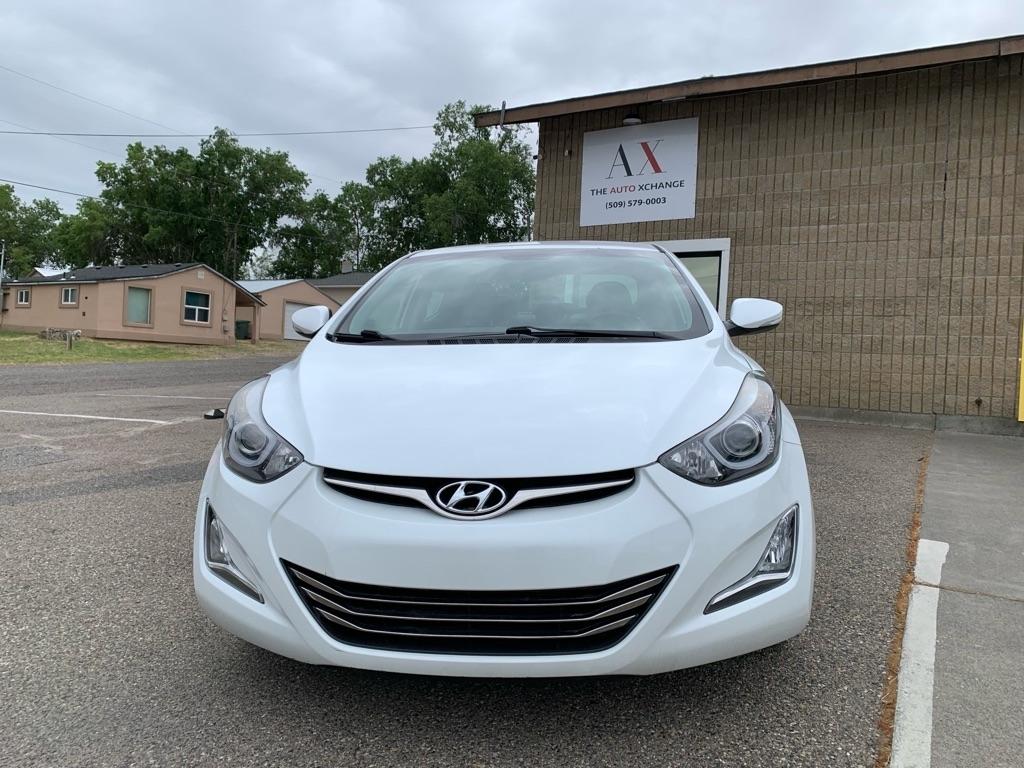 Hyundai Elantra SE 6AT 2015