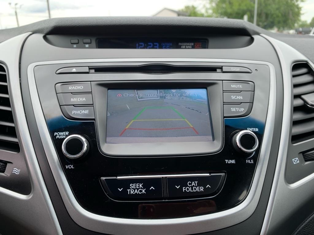Hyundai Elantra SE 6AT 2015