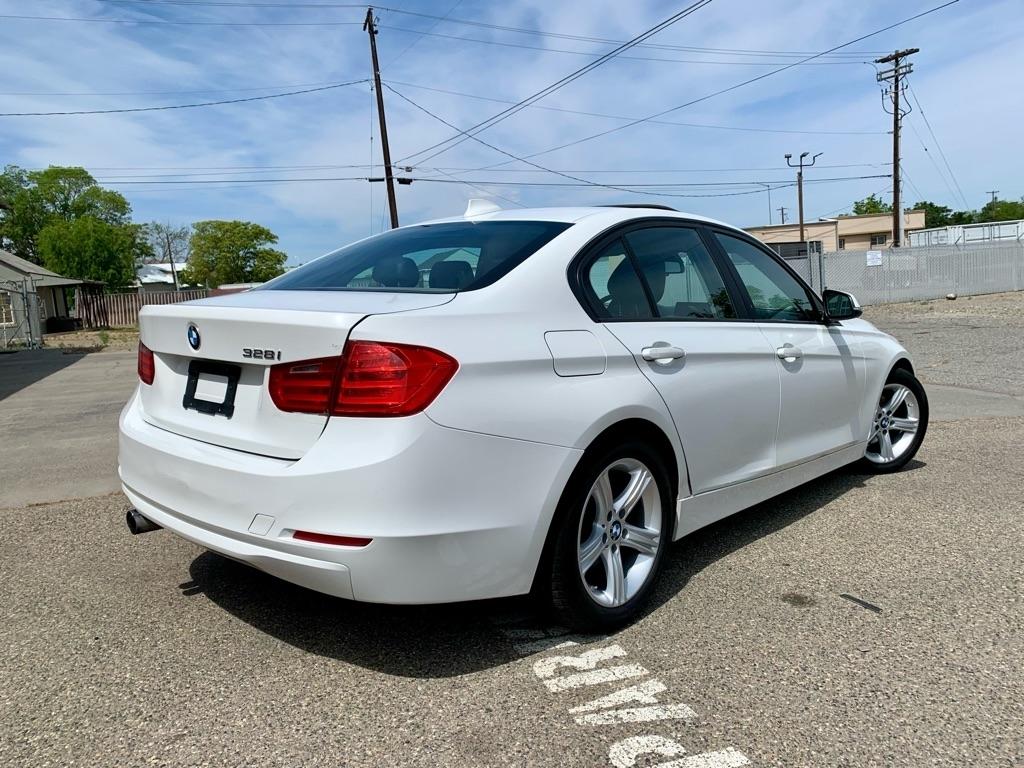 BMW 3-Series 328i Sedan - SULEV 2013