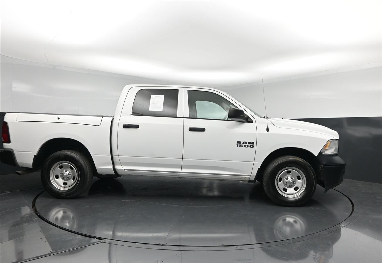 RAM 1500 Tradesman Crew Cab SWB 4WD 2016