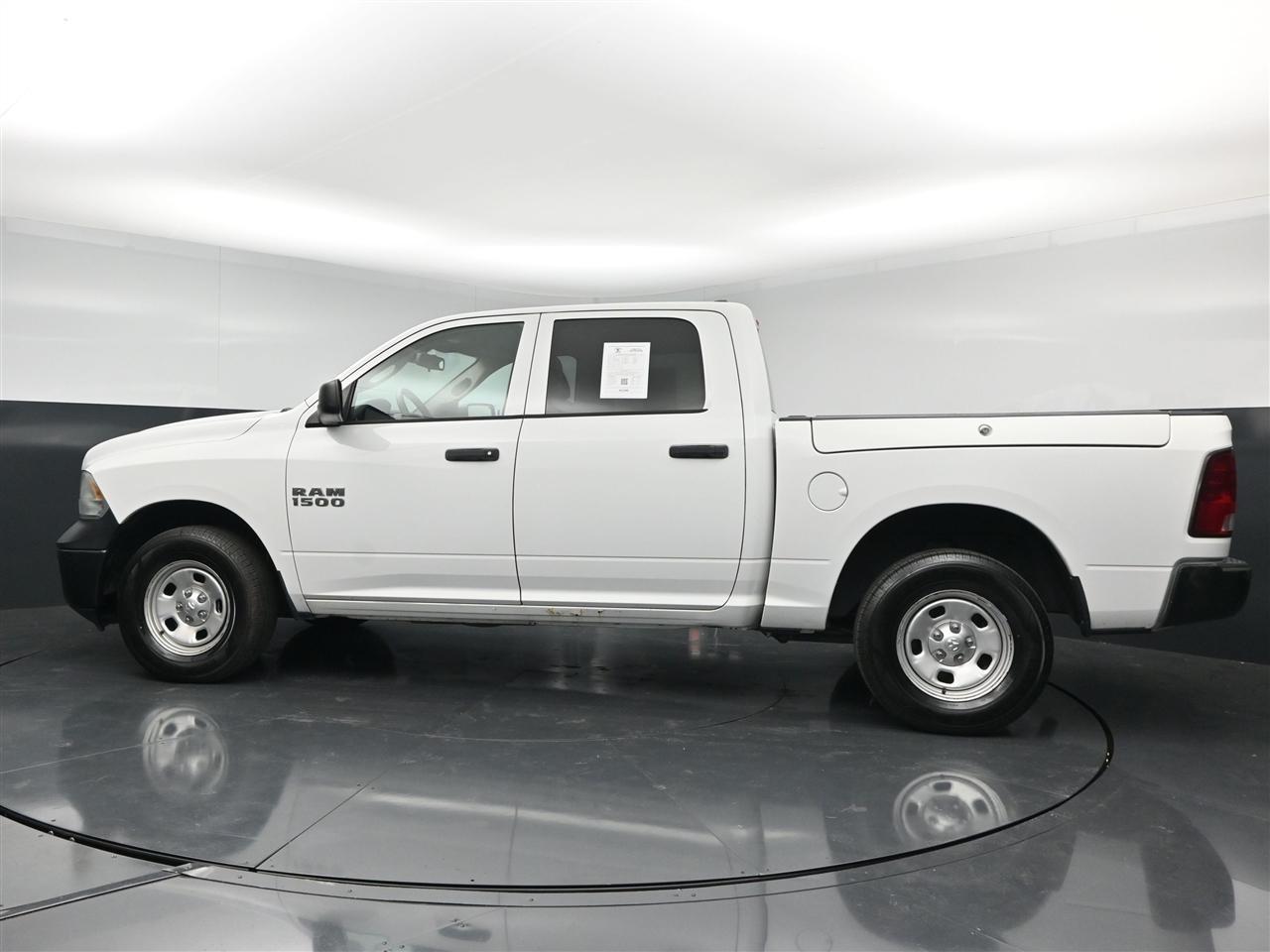 RAM 1500 Tradesman Crew Cab SWB 4WD 2016
