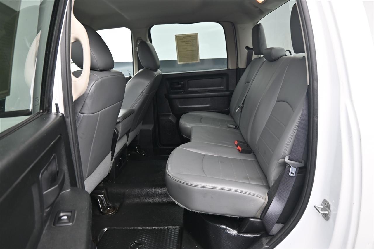 RAM 1500 Tradesman Crew Cab SWB 4WD 2016