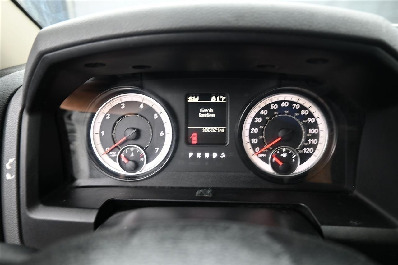 RAM 1500 Tradesman Crew Cab SWB 4WD 2016