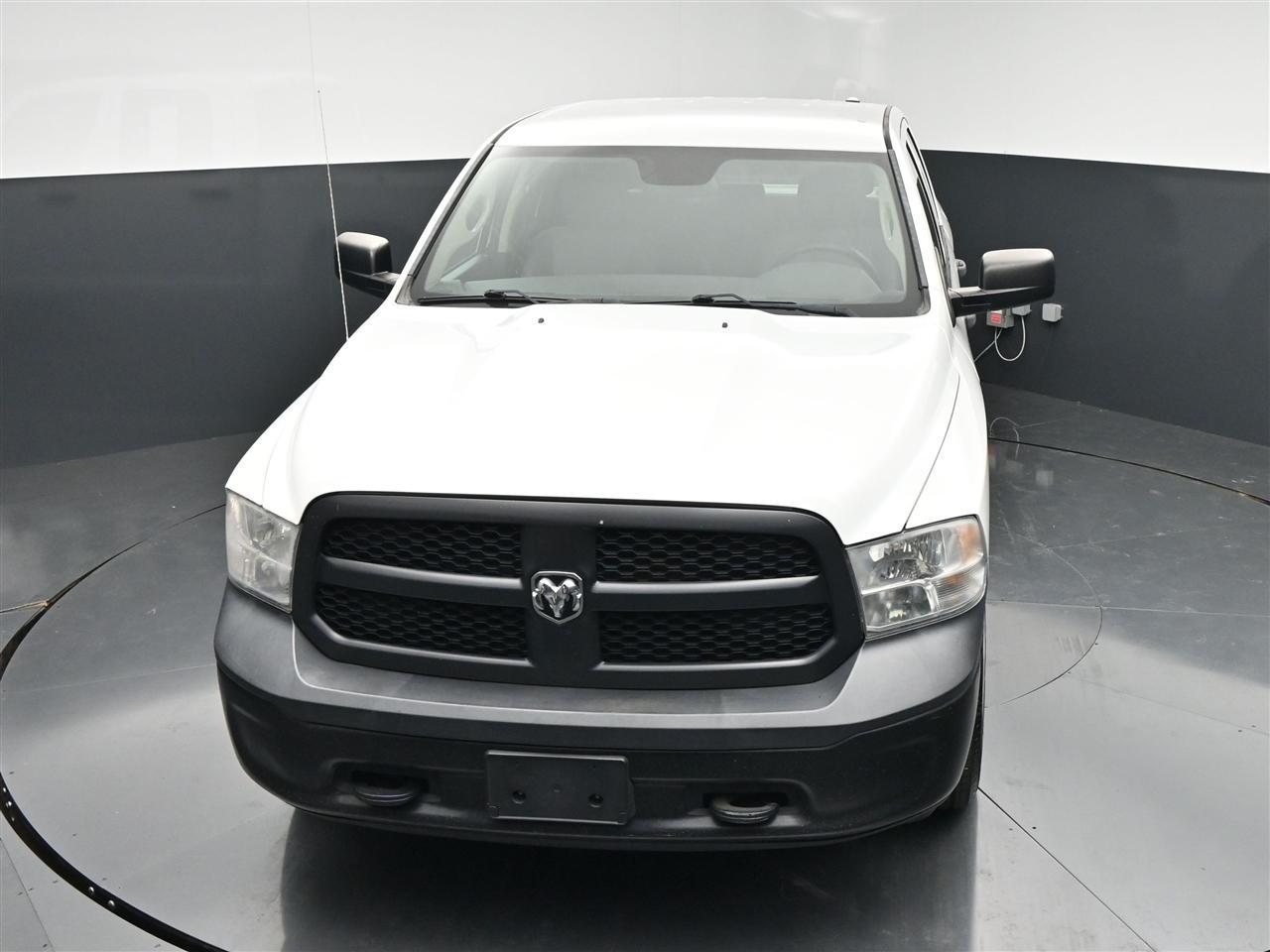 RAM 1500 Tradesman Crew Cab SWB 4WD 2016