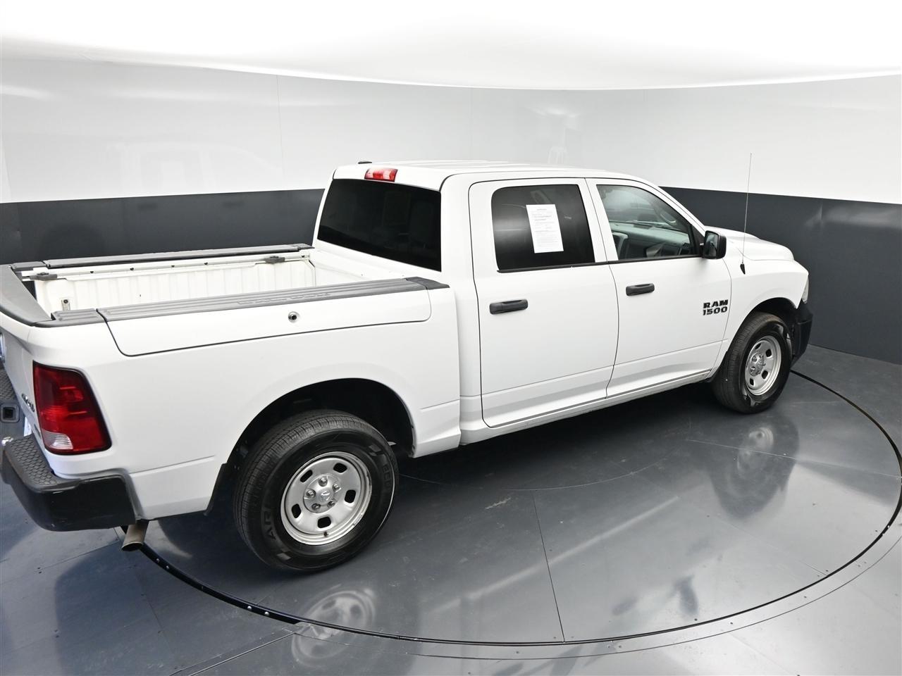 RAM 1500 Tradesman Crew Cab SWB 4WD 2016