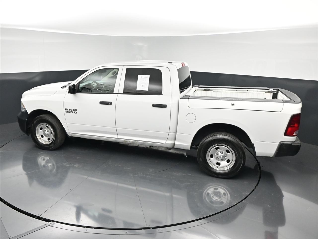 RAM 1500 Tradesman Crew Cab SWB 4WD 2016