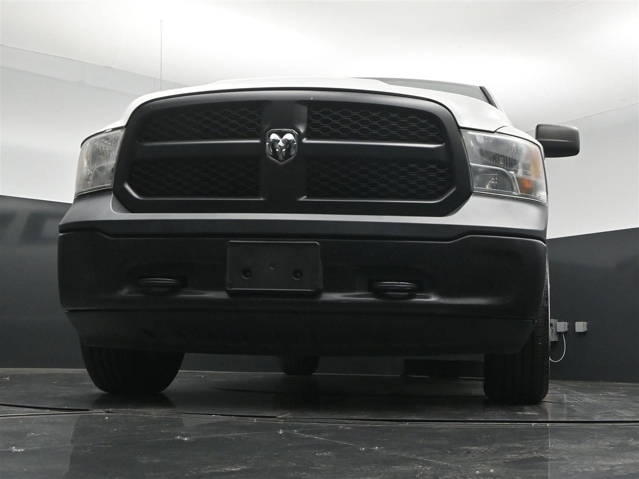 RAM 1500 Tradesman Crew Cab SWB 4WD 2016