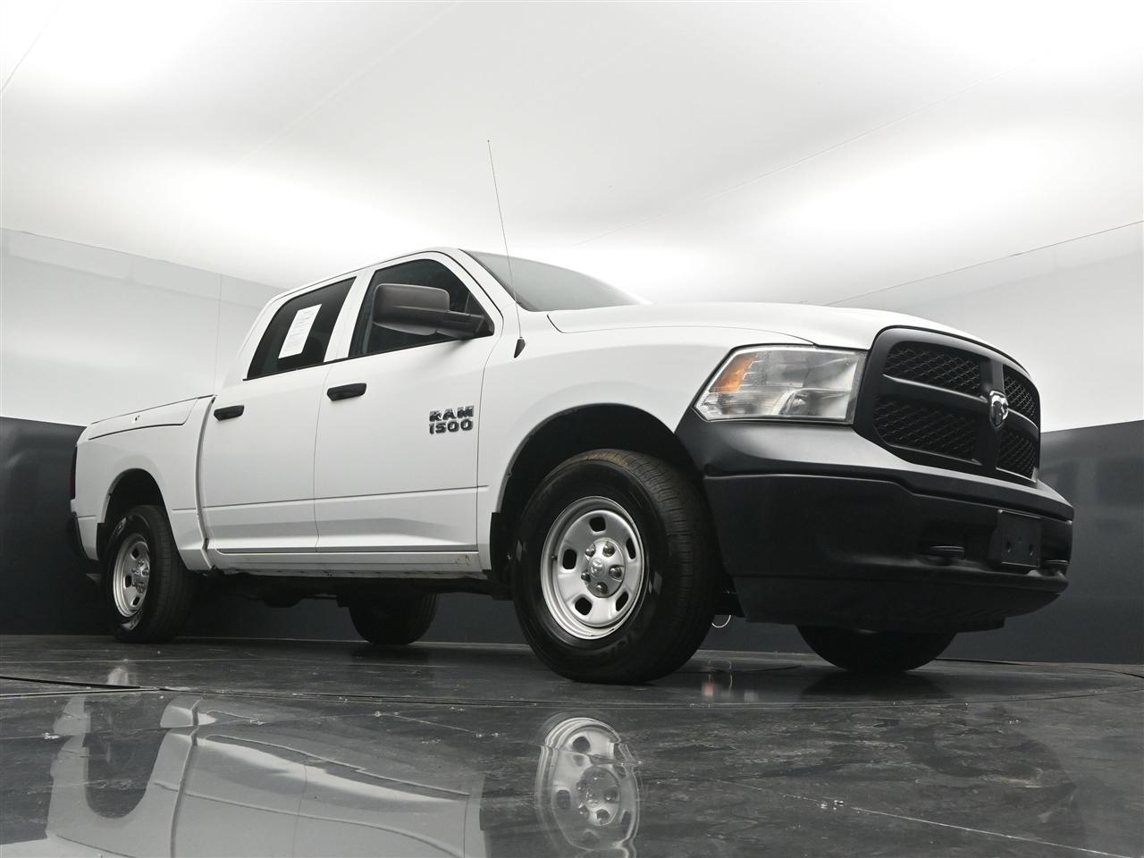 RAM 1500 Tradesman Crew Cab SWB 4WD 2016