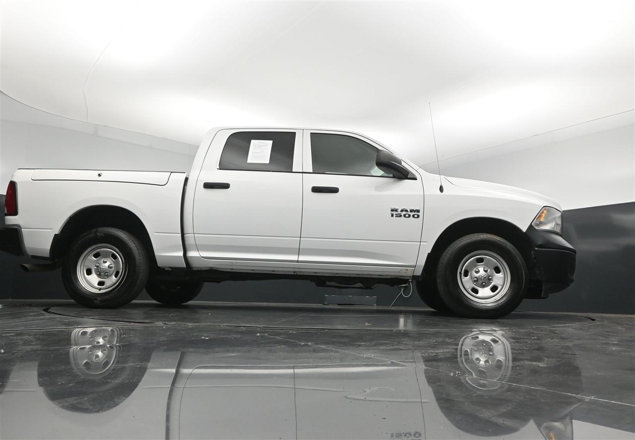 RAM 1500 Tradesman Crew Cab SWB 4WD 2016