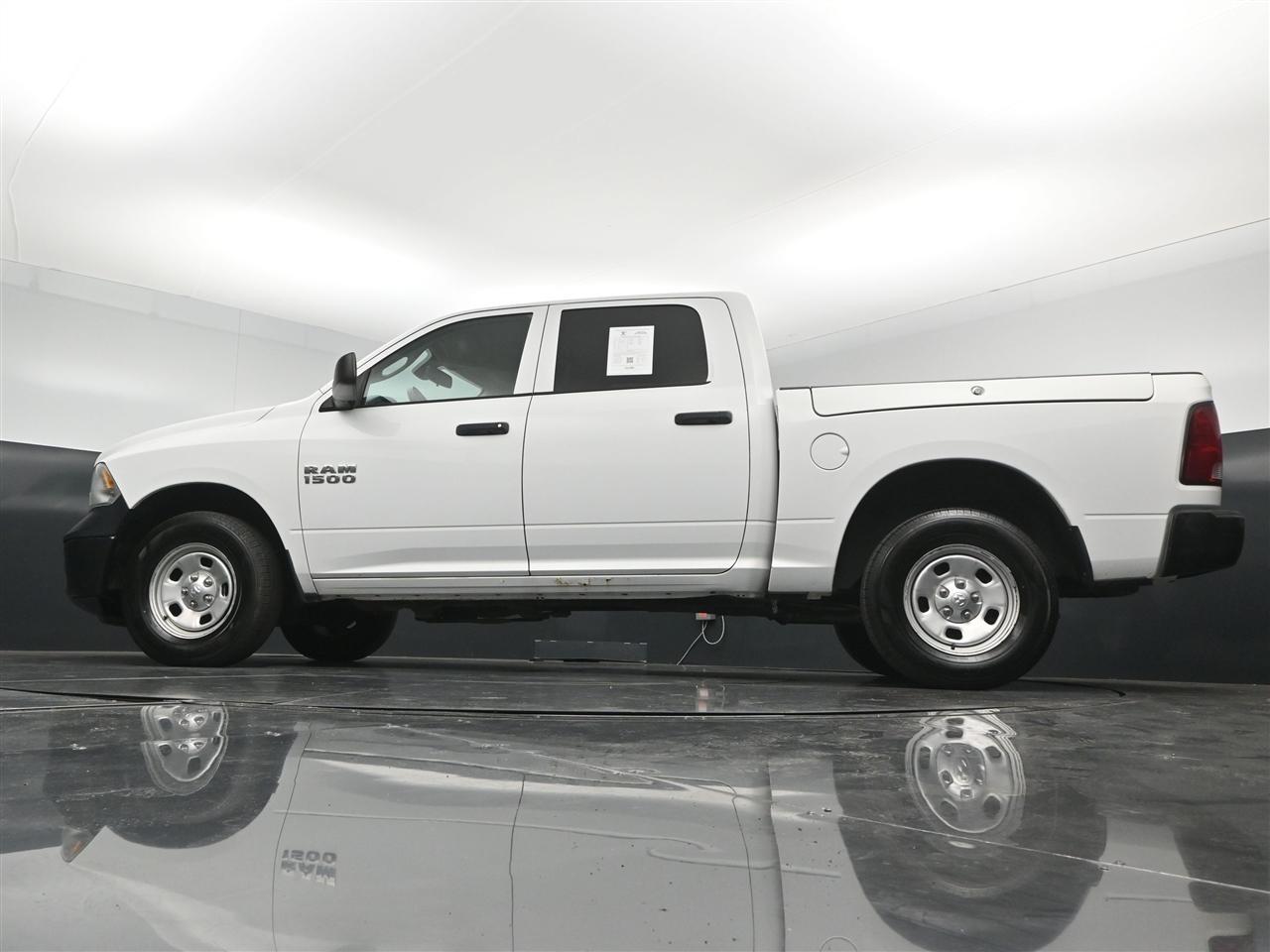 RAM 1500 Tradesman Crew Cab SWB 4WD 2016