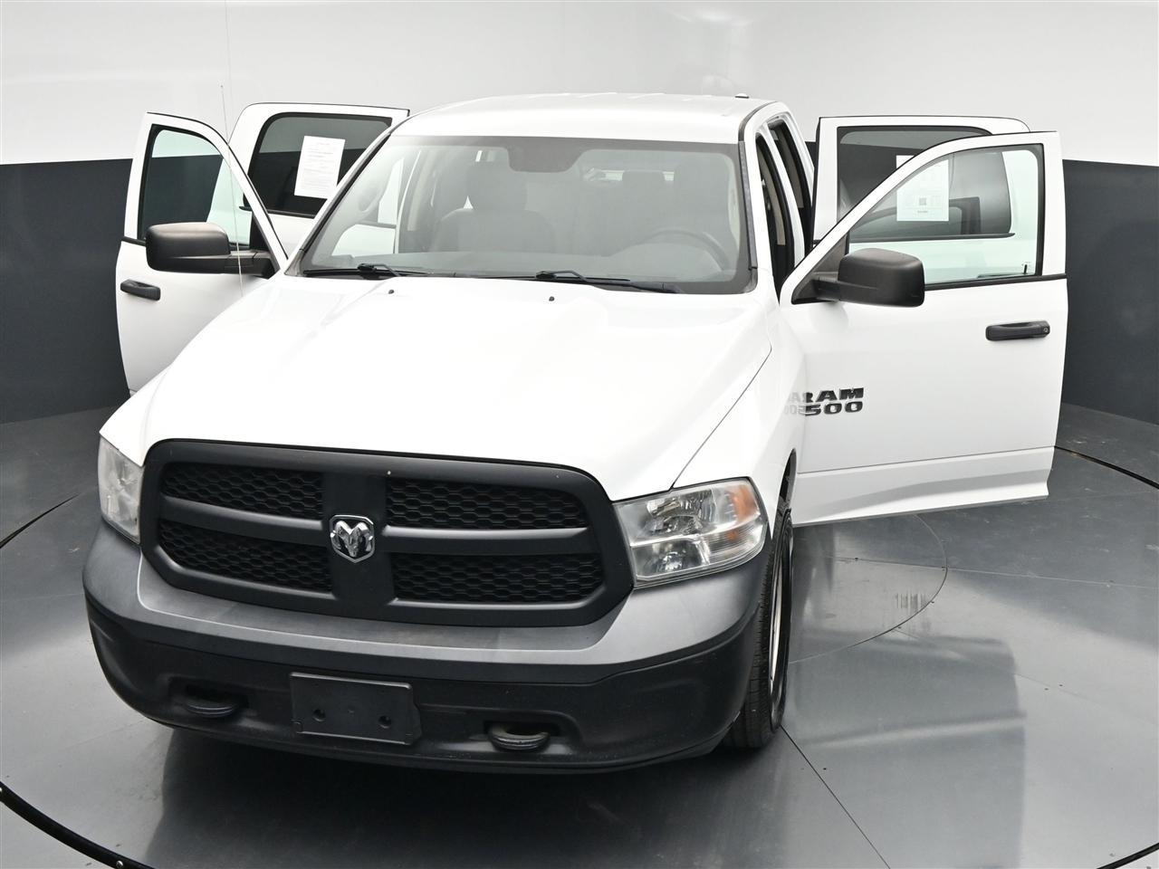 RAM 1500 Tradesman Crew Cab SWB 4WD 2016