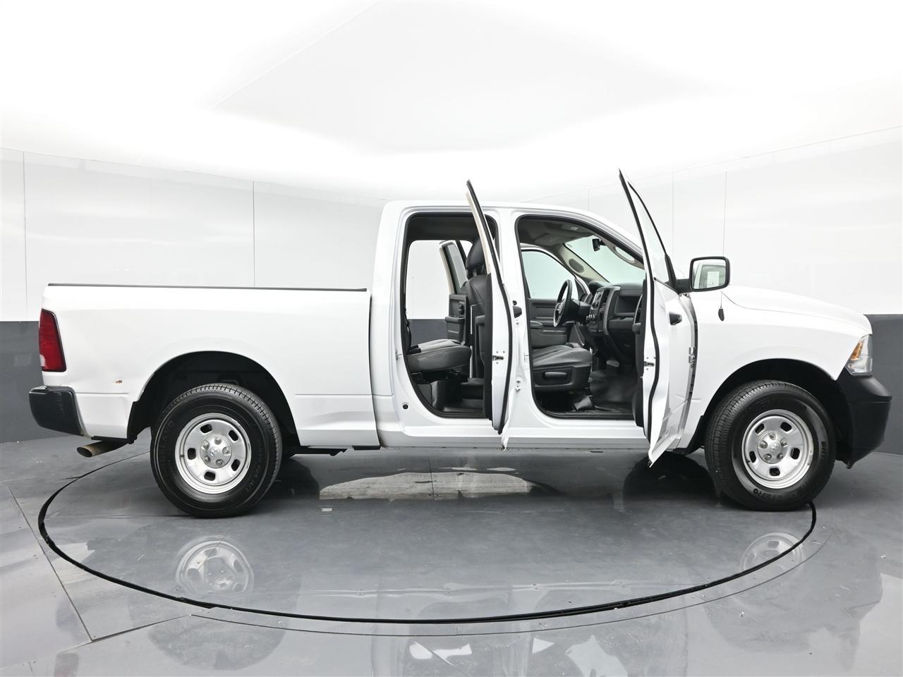 RAM 1500 Classic Tradesman Quad Cab 2WD 2020