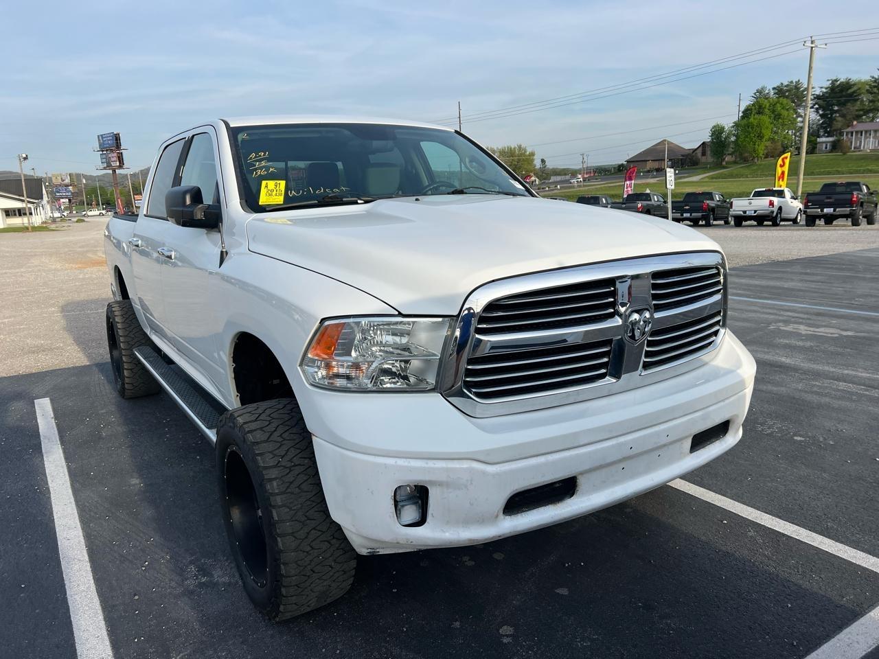 2015 RAM 1500 SLT Crew Cab SWB 4WD