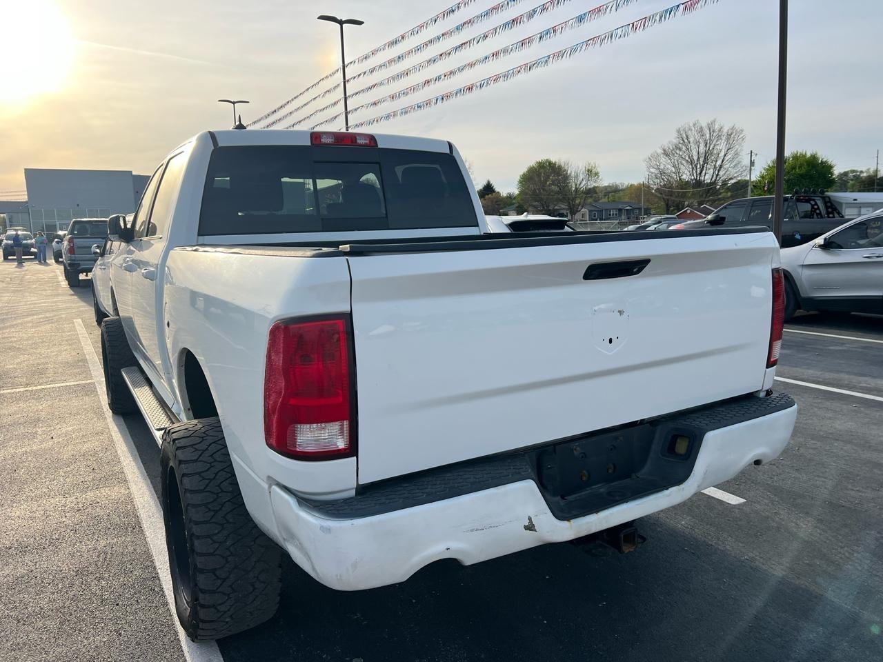 RAM 1500 SLT Crew Cab SWB 4WD 2015