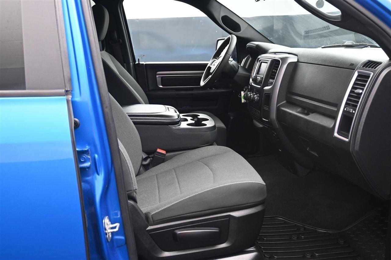 RAM 1500 SLT Quad Cab 4WD 2021
