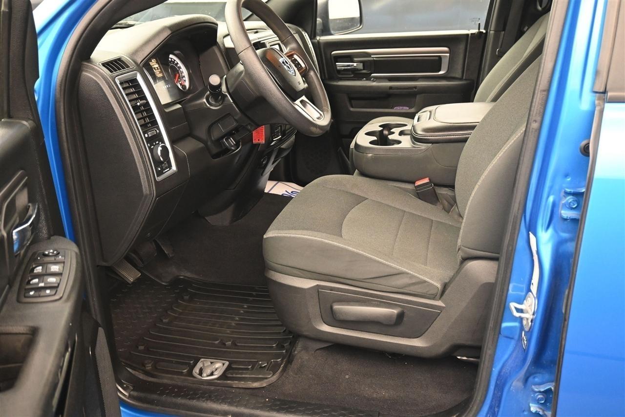 RAM 1500 SLT Quad Cab 4WD 2021