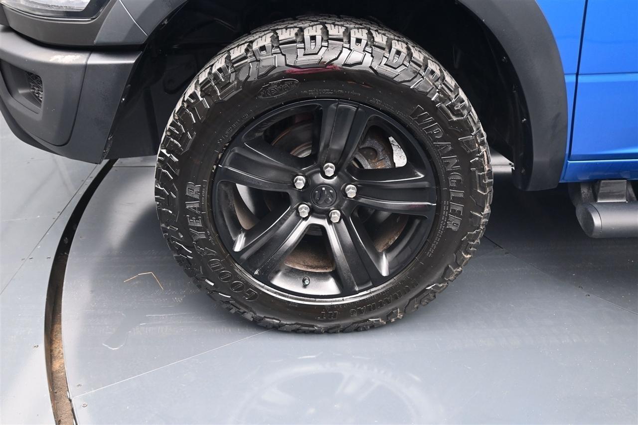 RAM 1500 SLT Quad Cab 4WD 2021