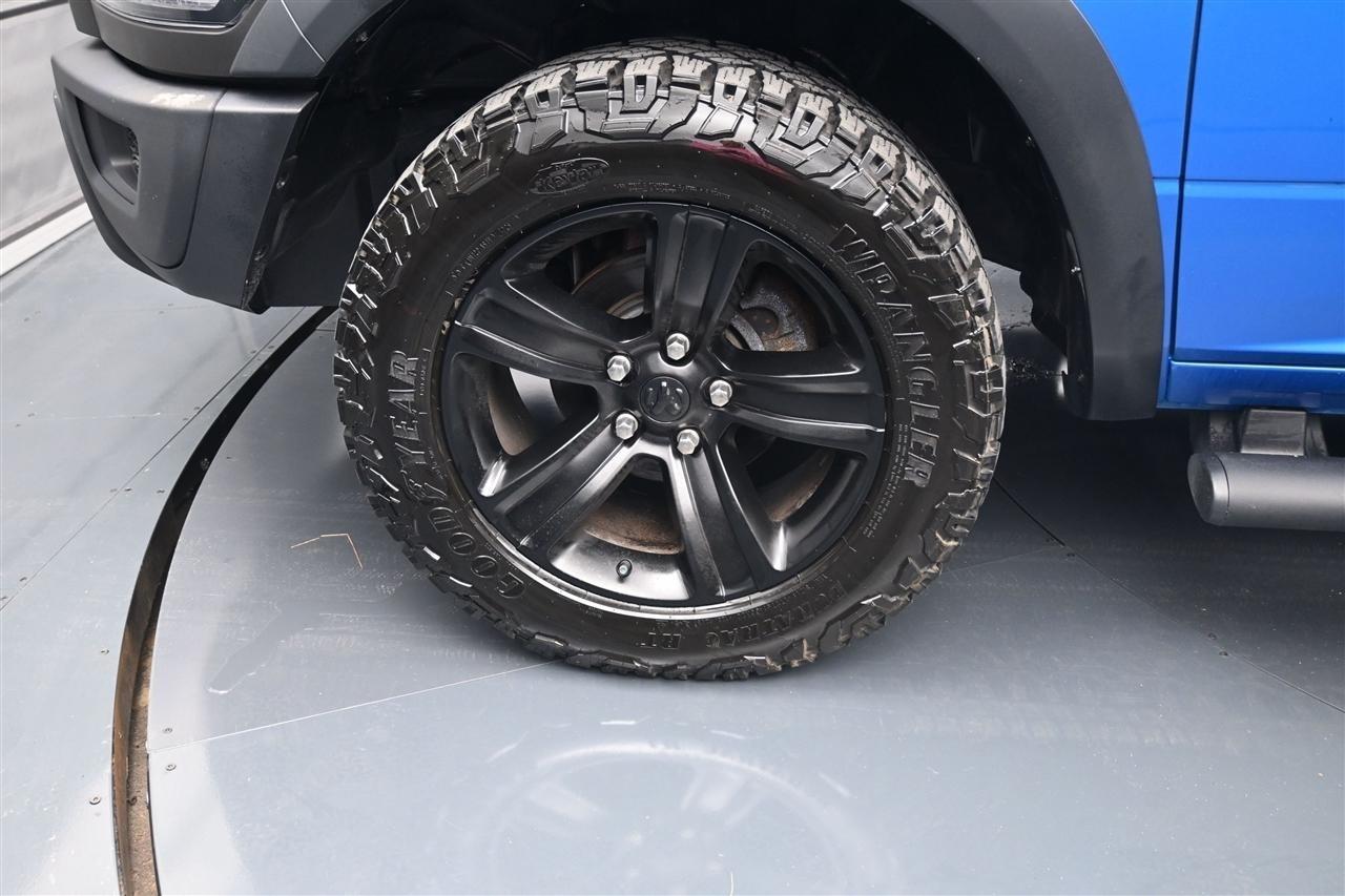 RAM 1500 SLT Quad Cab 4WD 2021