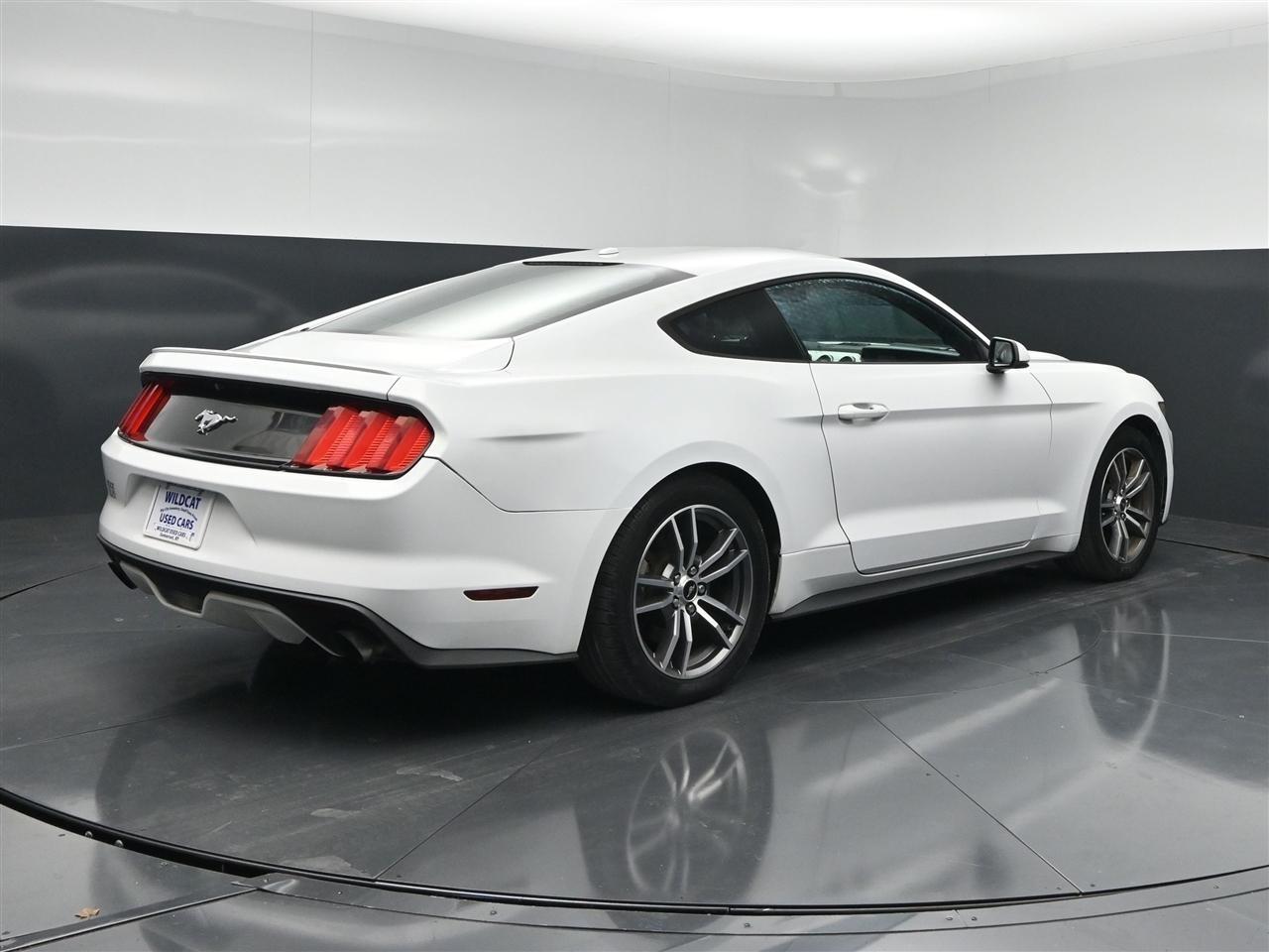 Ford Mustang EcoBoost Coupe 2016