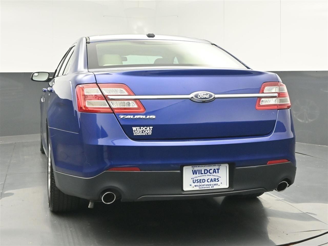 Ford Taurus SE FWD 2015