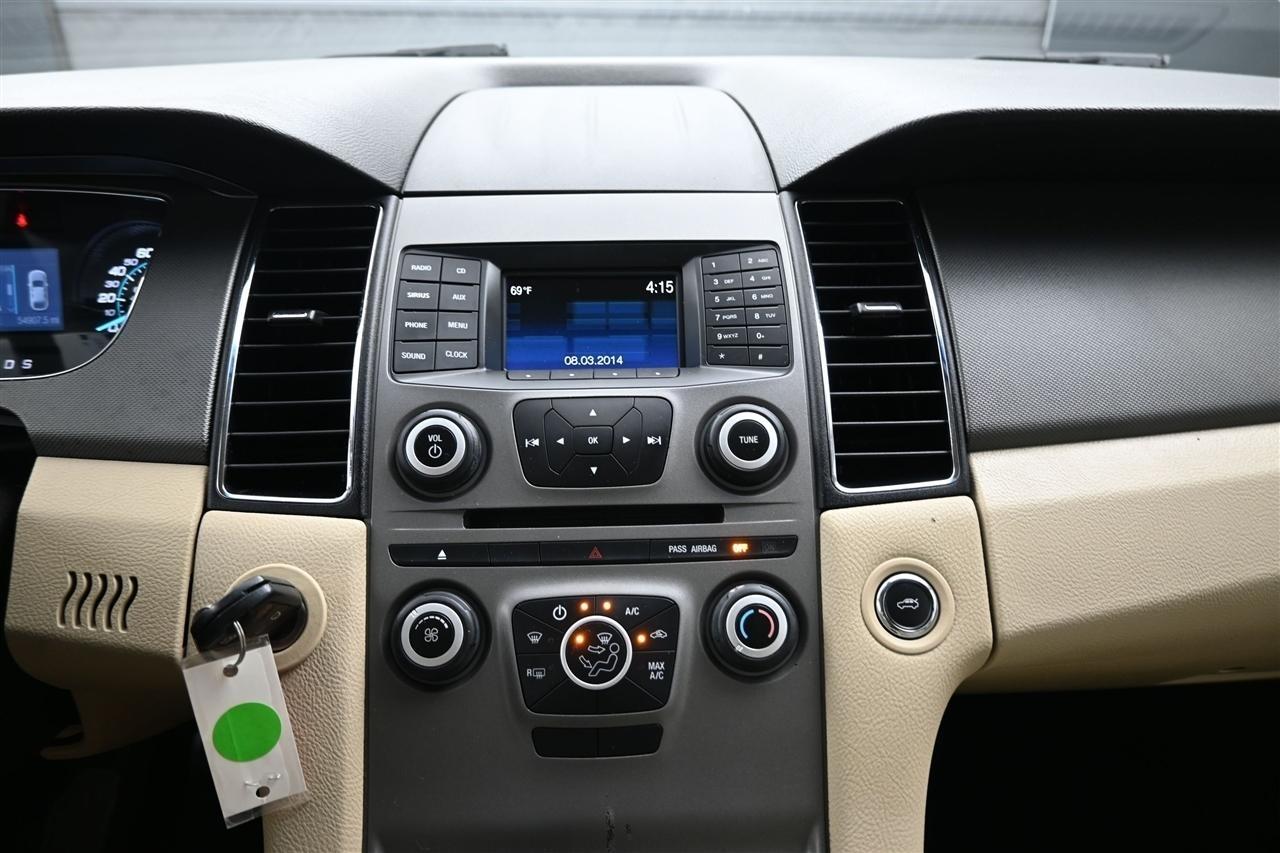Ford Taurus SE FWD 2015