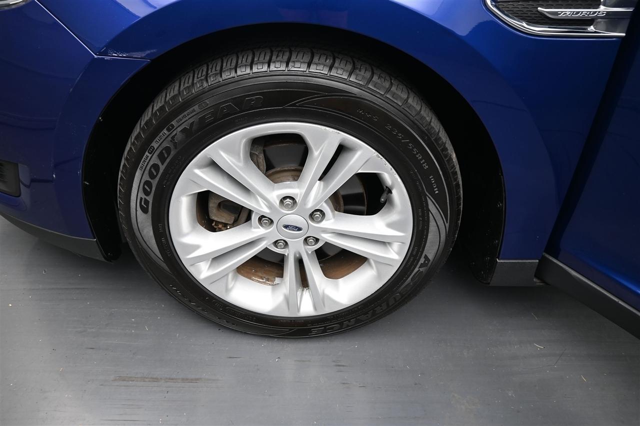 Ford Taurus SE FWD 2015