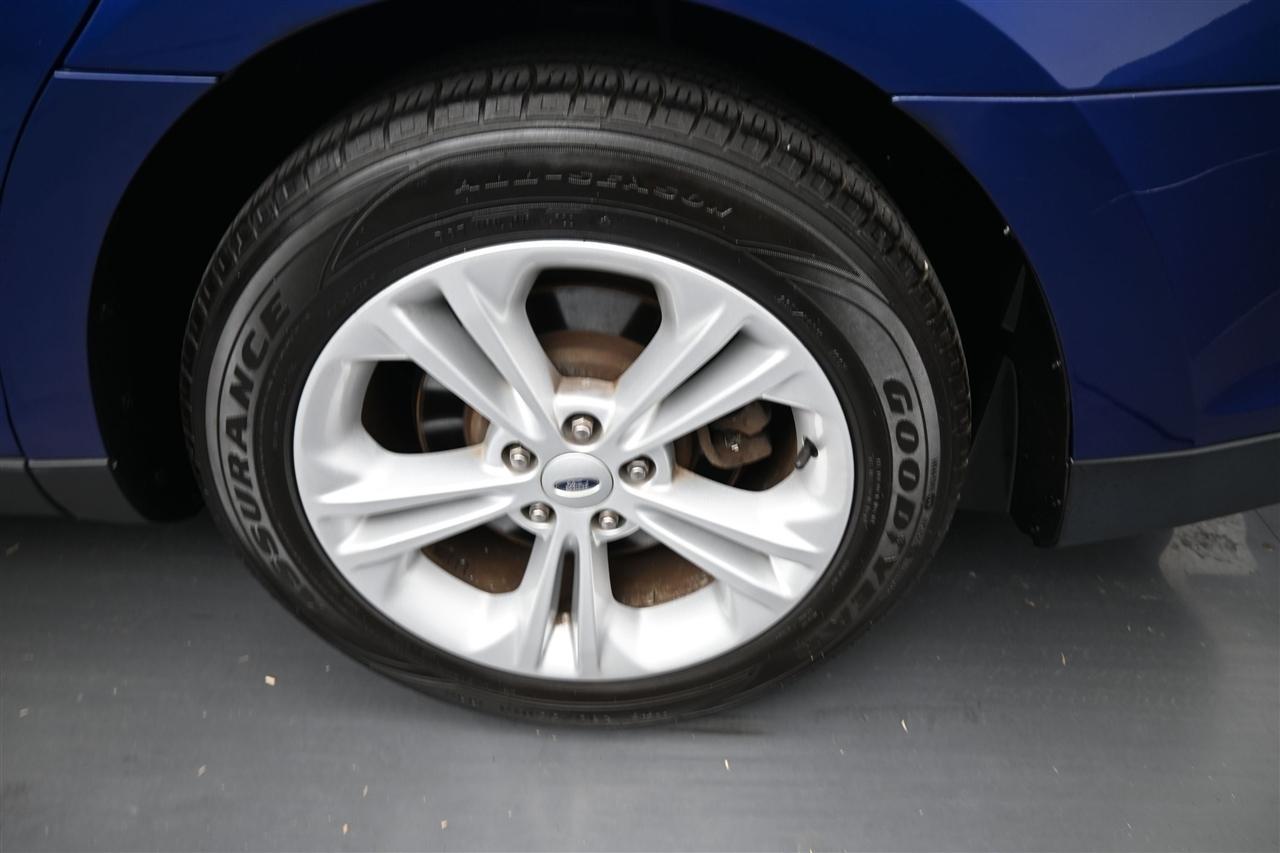 Ford Taurus SE FWD 2015