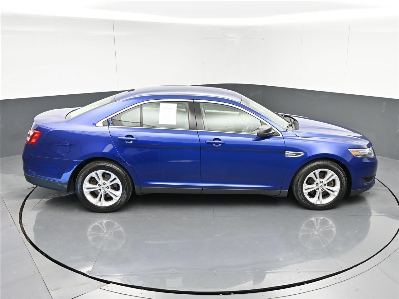 Ford Taurus SE FWD 2015