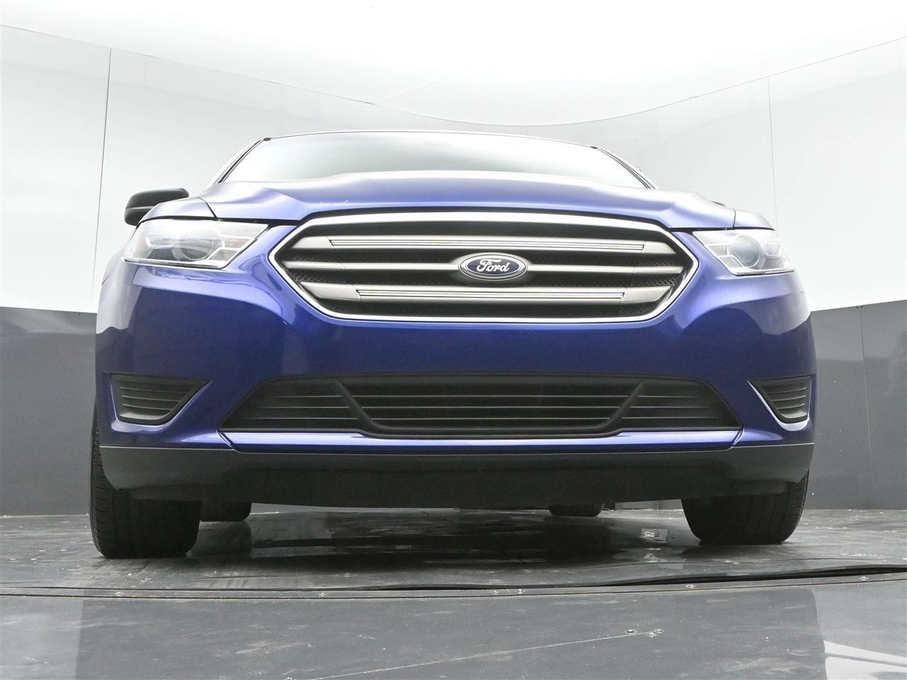 Ford Taurus SE FWD 2015