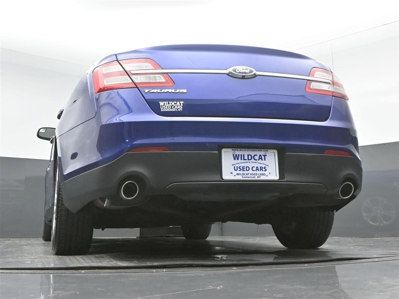 Ford Taurus SE FWD 2015