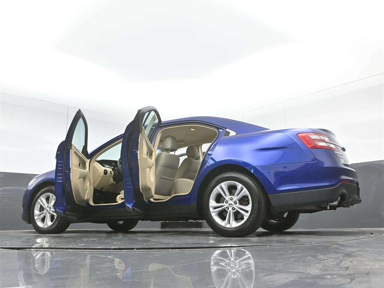 Ford Taurus SE FWD 2015