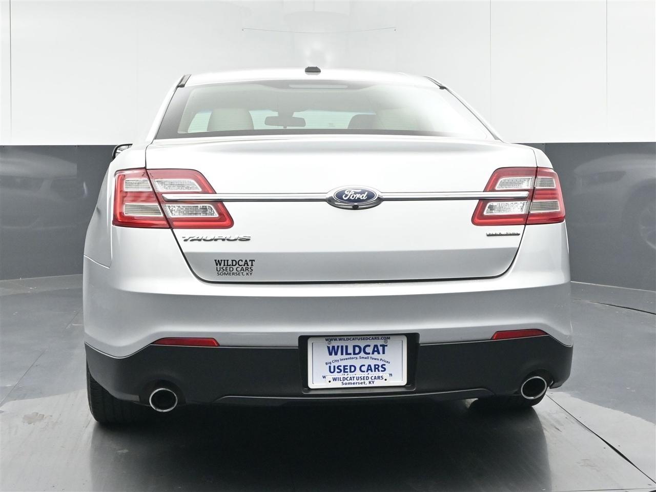 Ford Taurus SE FWD 2019