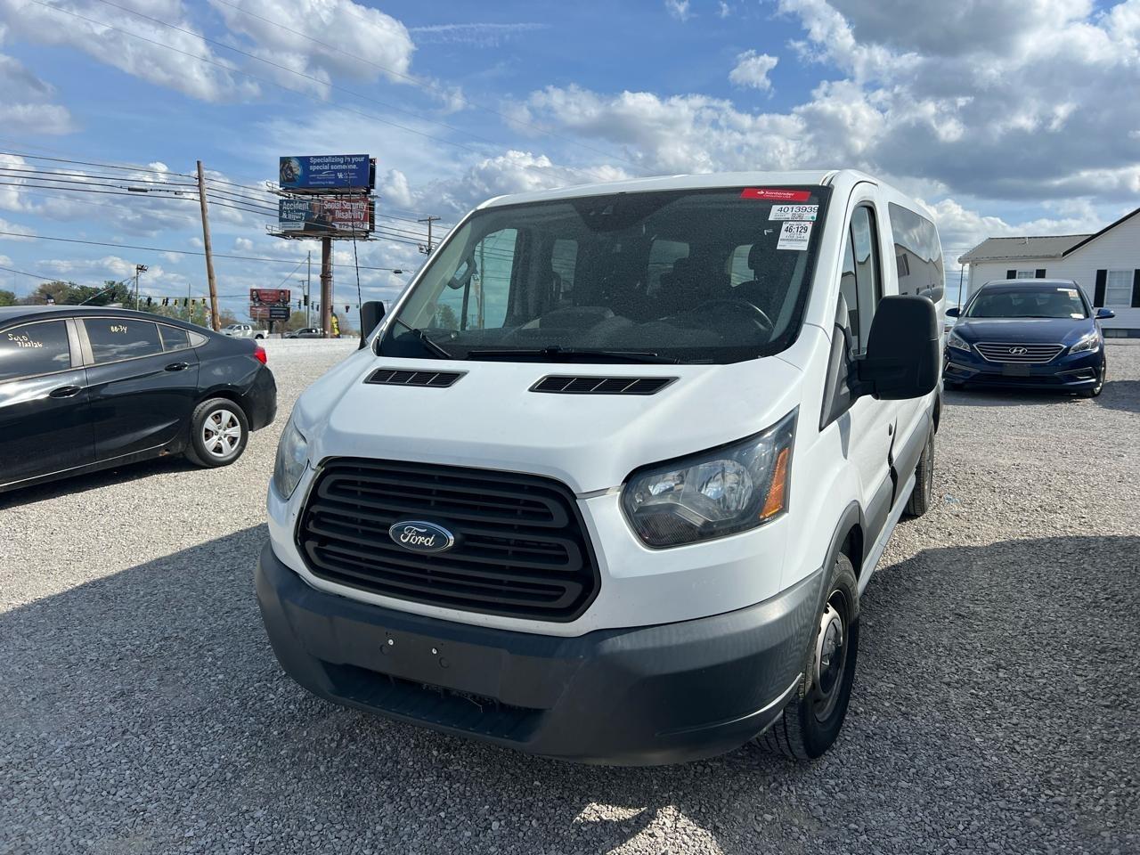 Ford Transit 150 Wagon Low Roof XL 60/40 Pass. 130-in. WB 2016
