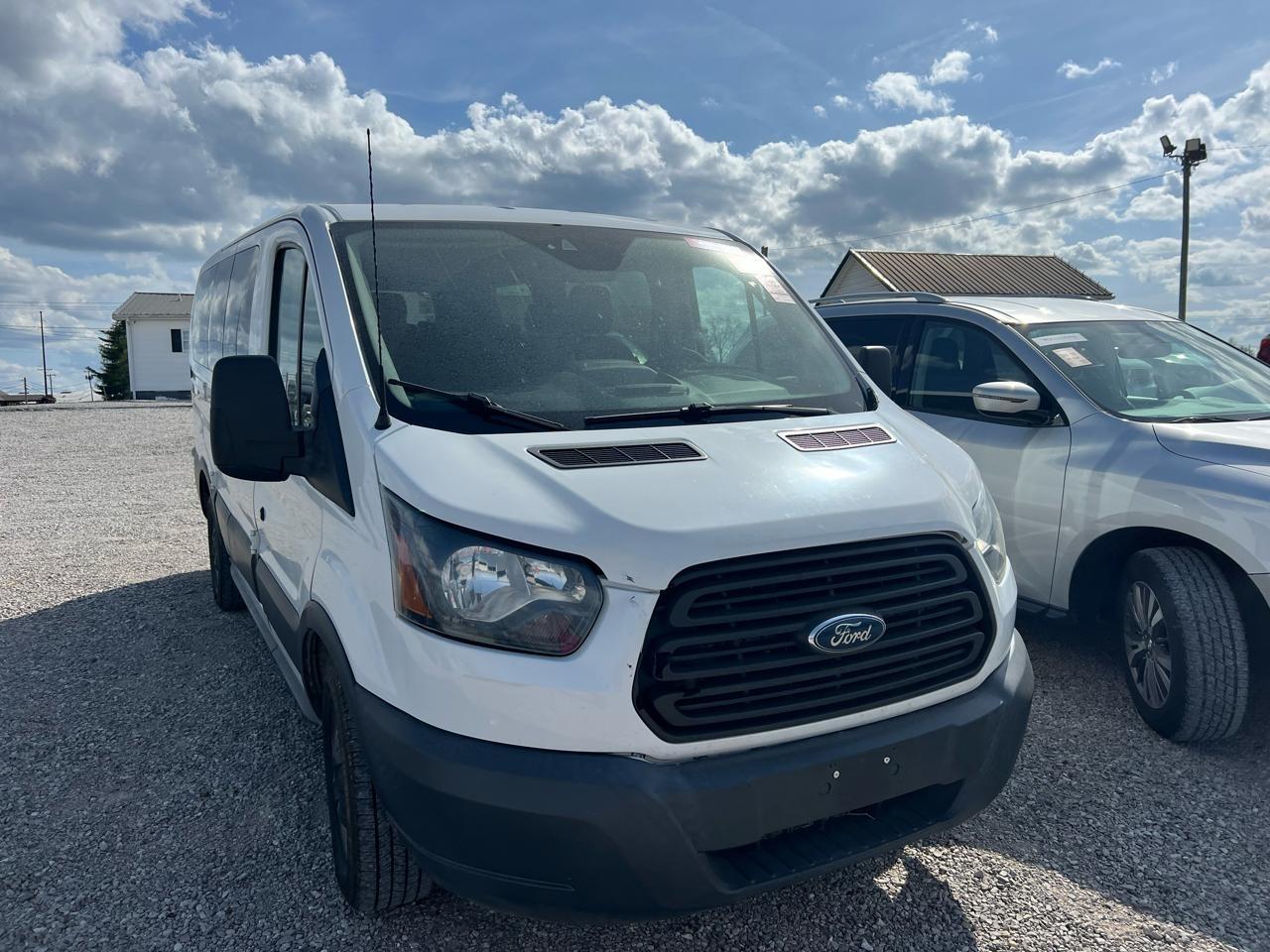 Ford Transit 150 Wagon Low Roof XL 60/40 Pass. 130-in. WB 2016