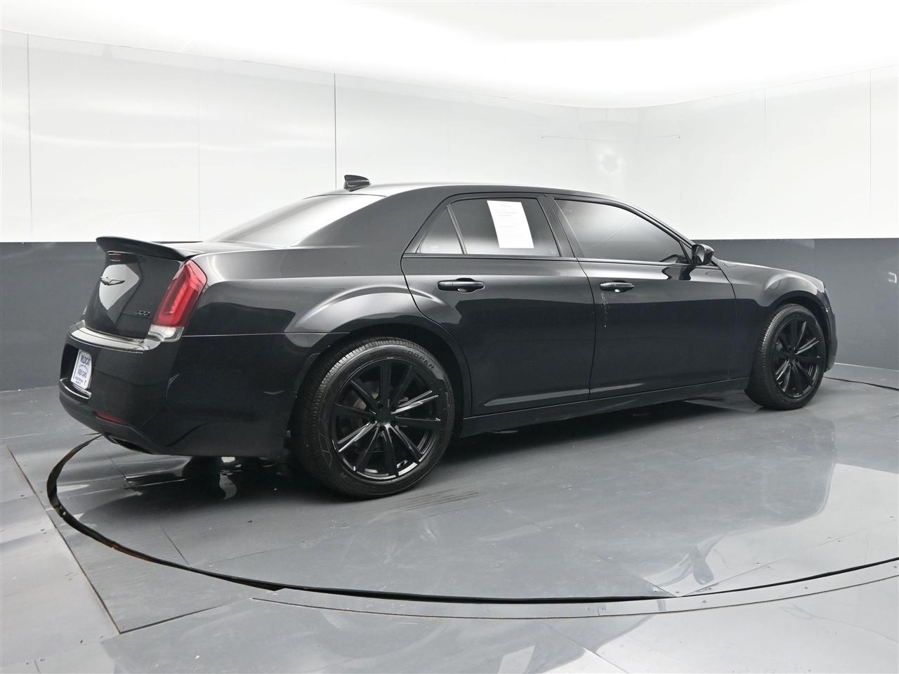 Chrysler 300 Touring 2021