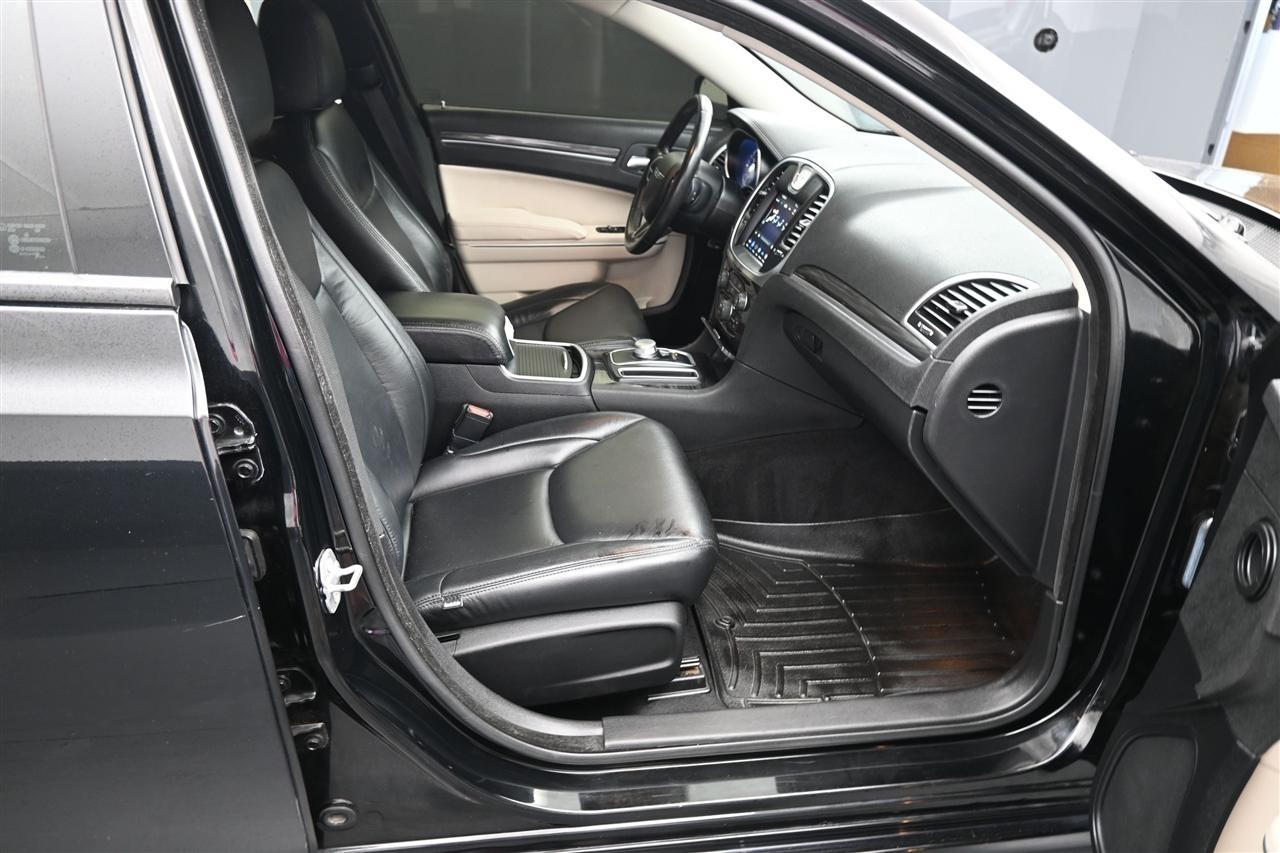 Chrysler 300 Touring 2021