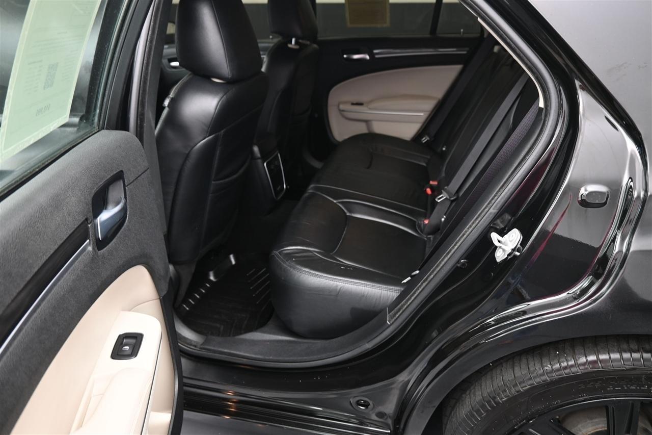 Chrysler 300 Touring 2021