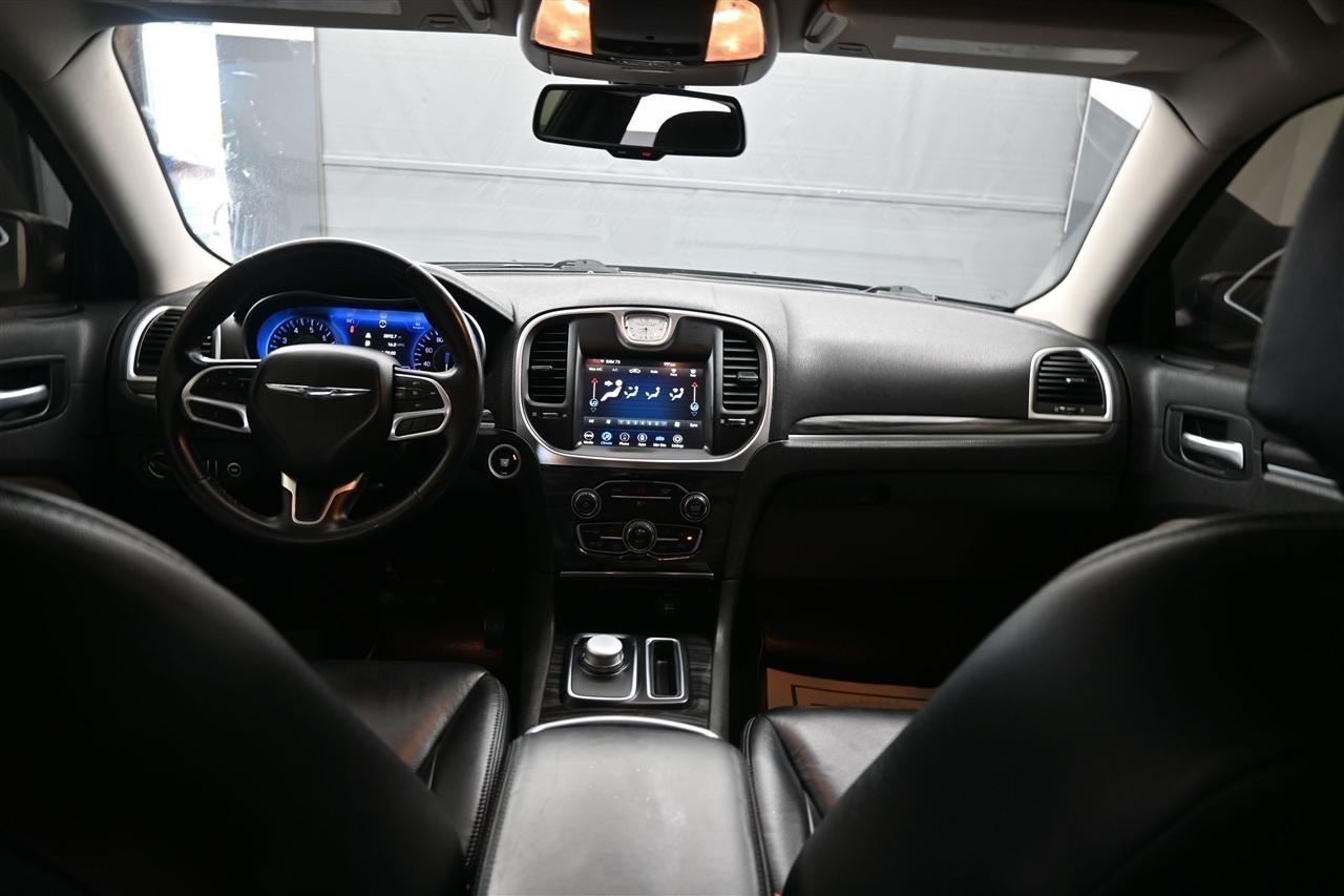 Chrysler 300 Touring 2021