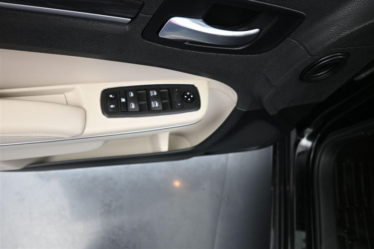 Chrysler 300 Touring 2021