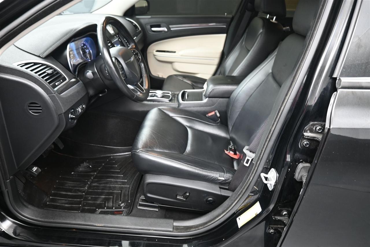 Chrysler 300 Touring 2021