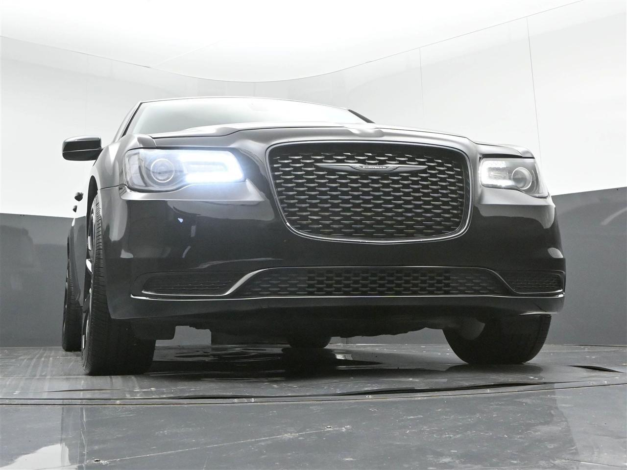 Chrysler 300 Touring 2021