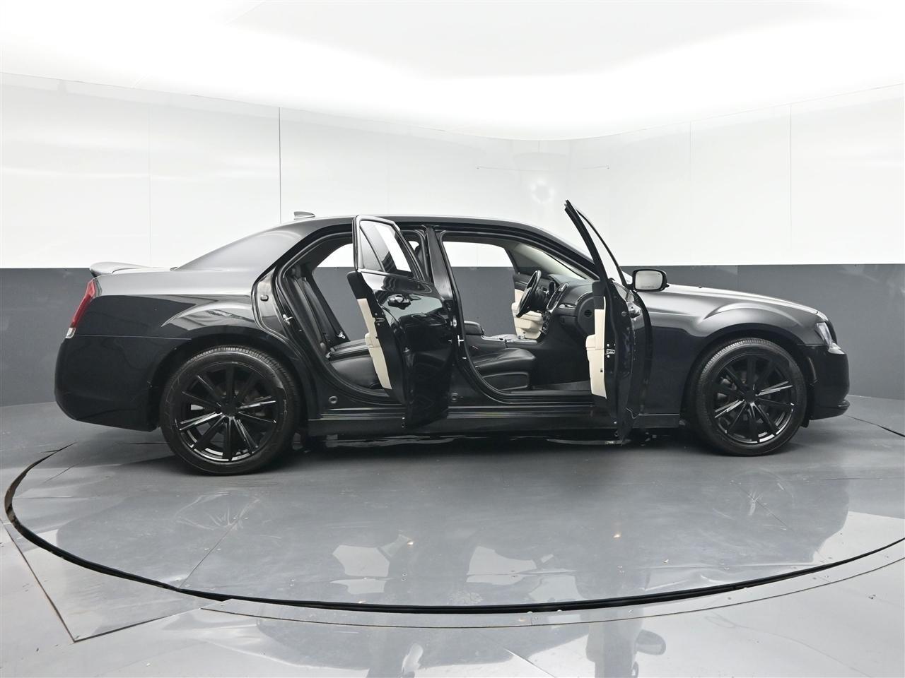 Chrysler 300 Touring 2021