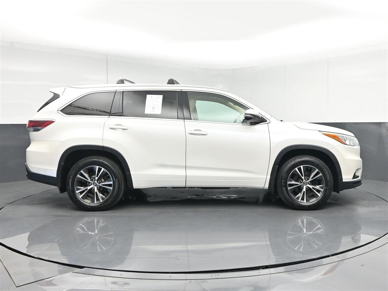 Toyota Highlander XLE AWD V6 2016