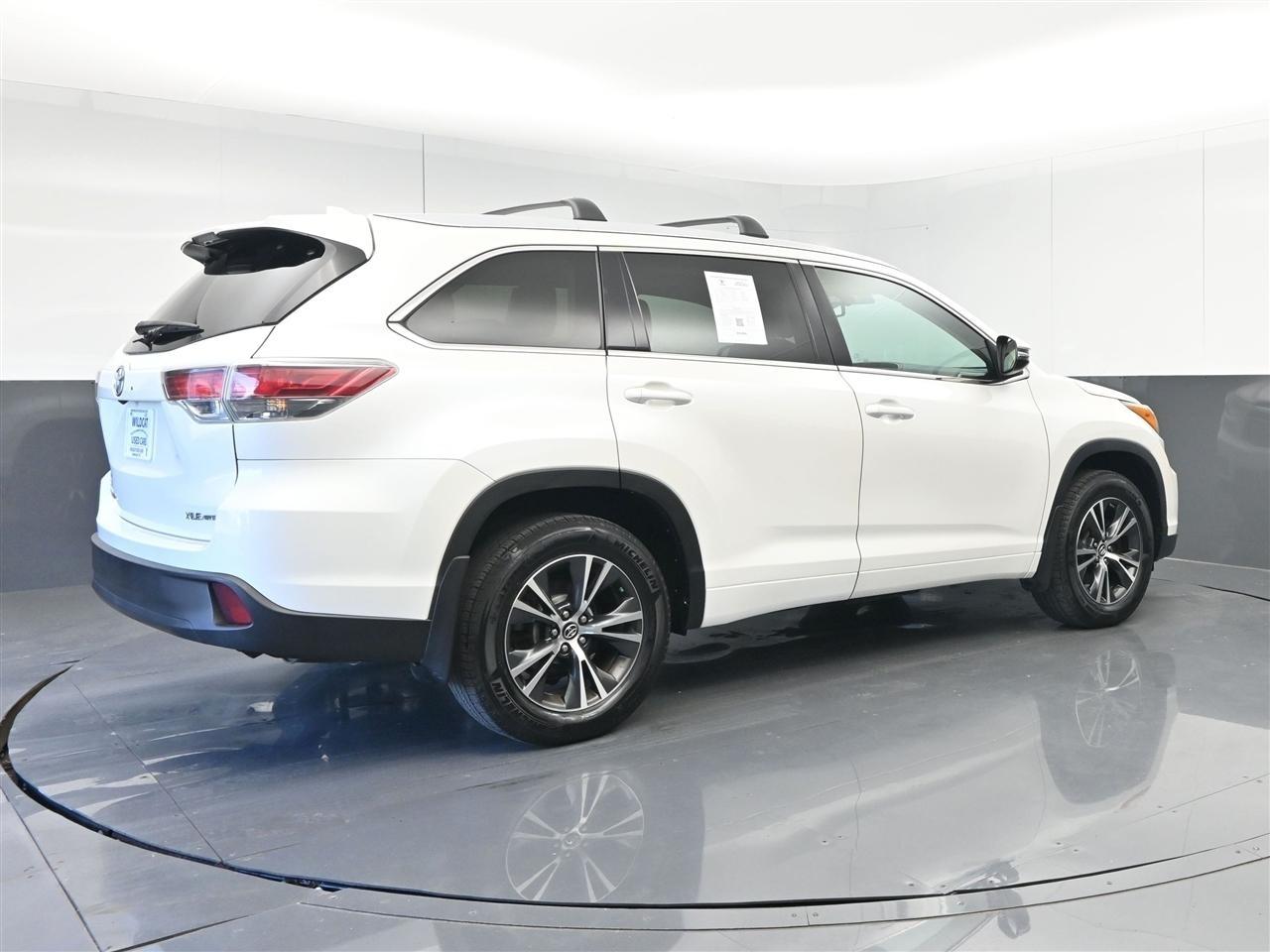 Toyota Highlander XLE AWD V6 2016